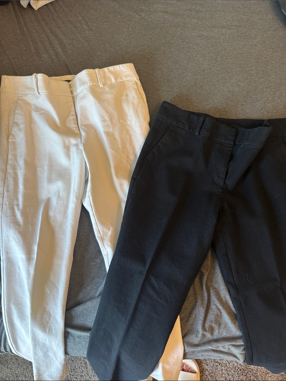 Ann Taylor size 6 Straight leg Dress pants. Black and white.